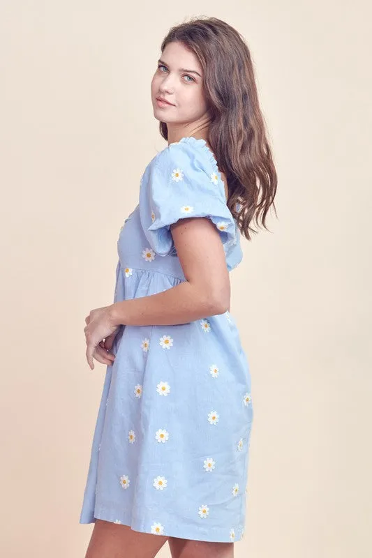 Blu/Wht Daisy Embroidered Bubble S/S Dress