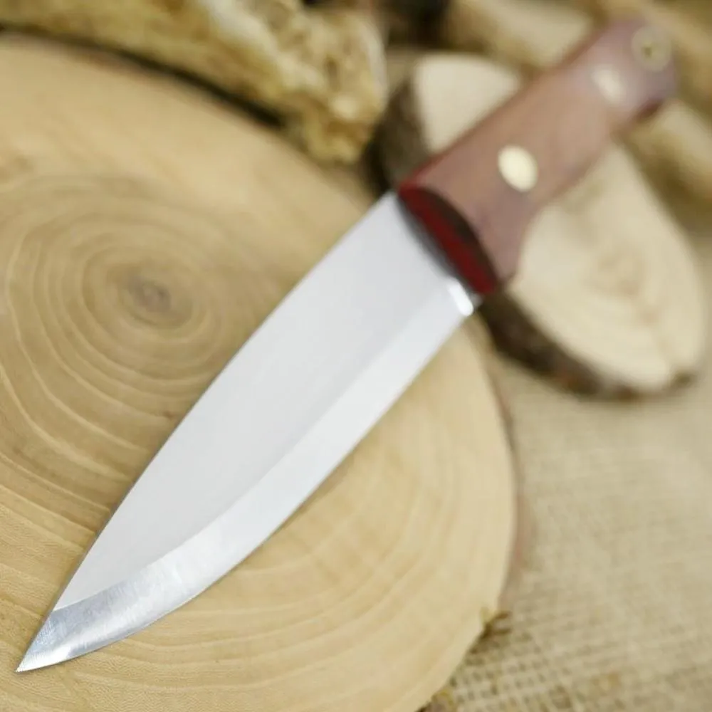 Classic: Cedar & Red Linen