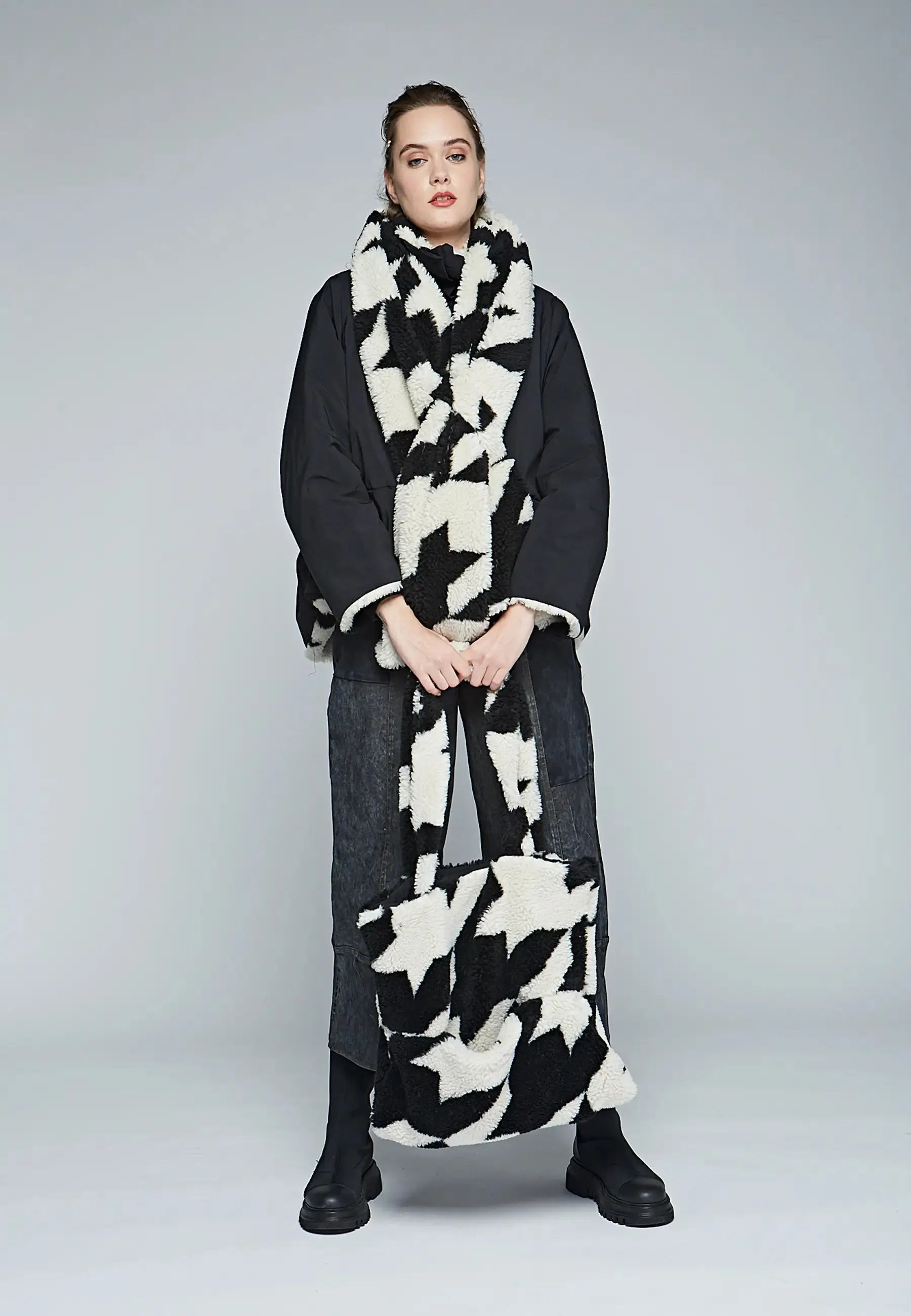 FLIP Mid-length, printed, reversible teddy coat