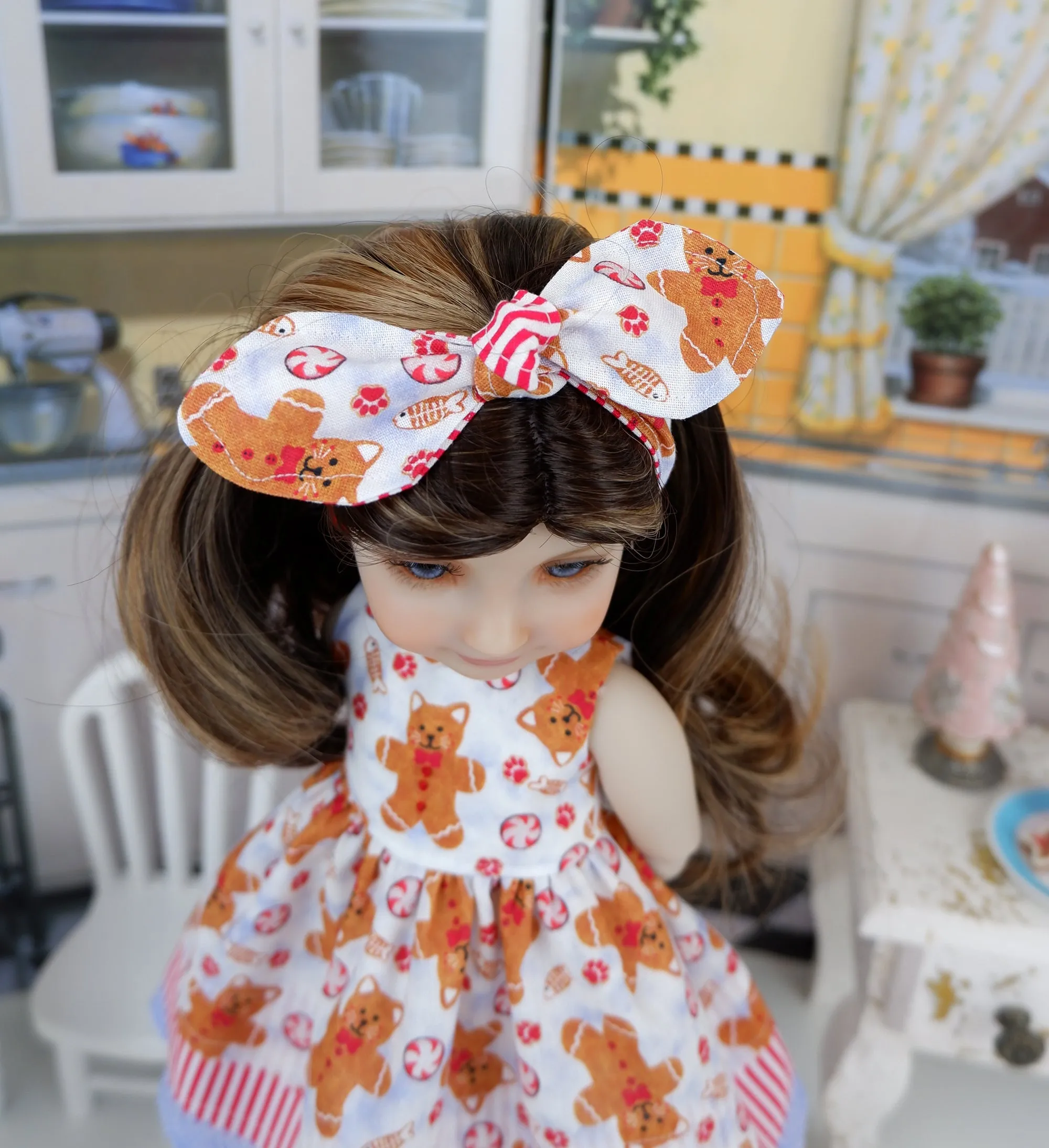 Kitty Gingerbread - dress with boots for Ruby Red Fashion Friends doll