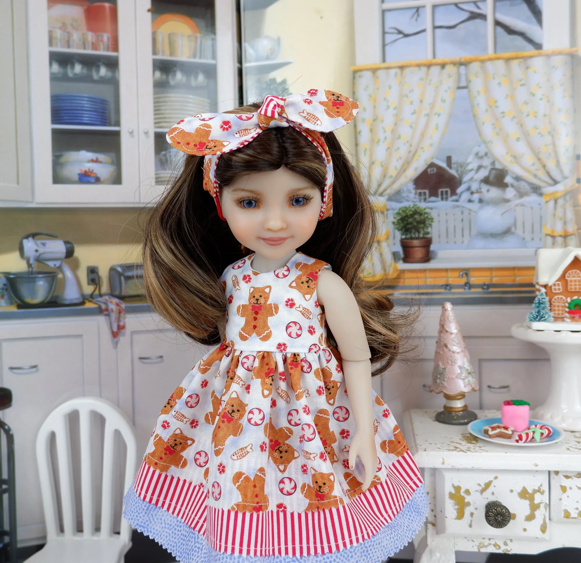 Kitty Gingerbread - dress with boots for Ruby Red Fashion Friends doll