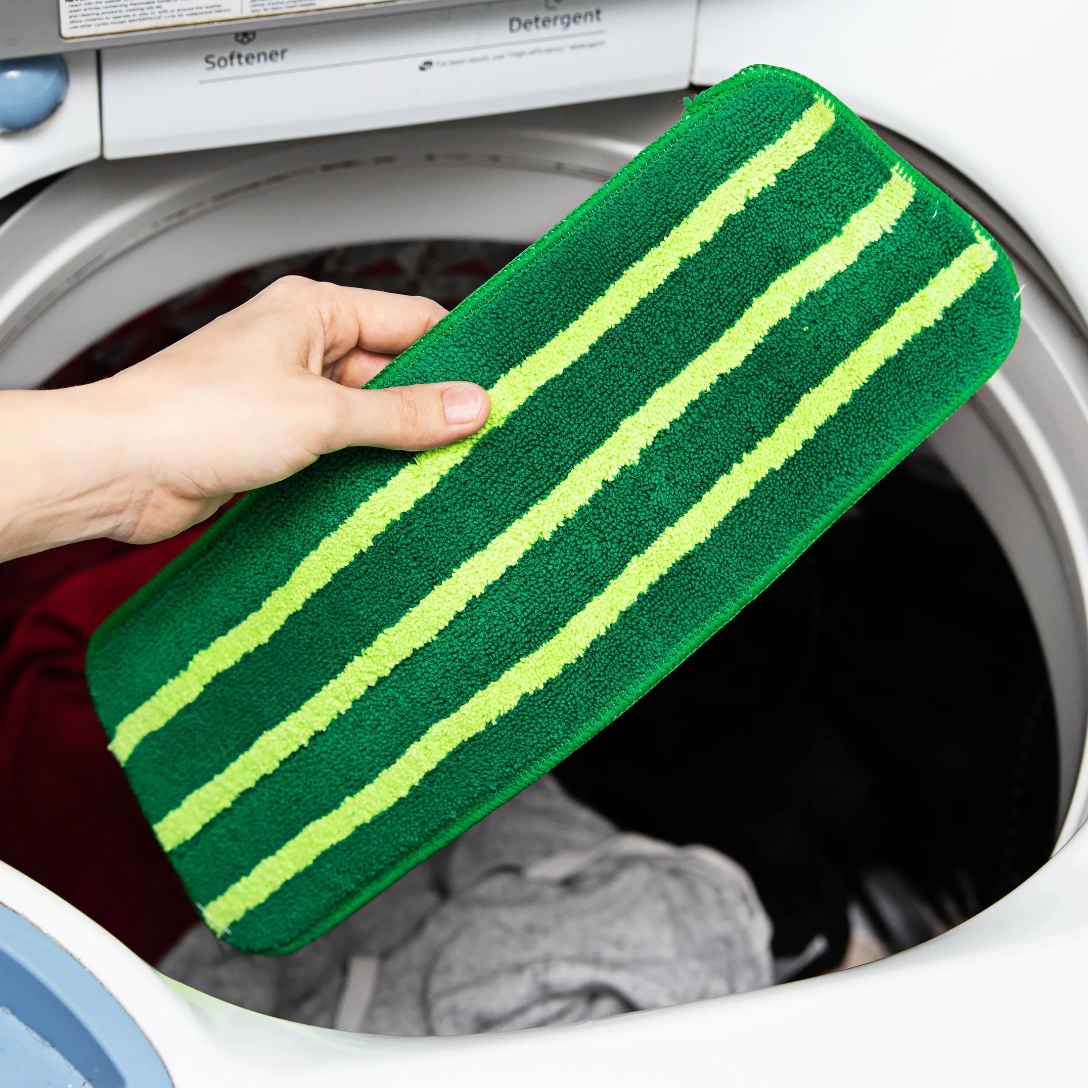 Libman Freedom Spray Mop Microfiber Pad Removable 24oz Blow Molded Fluid Reservoir Powerful Pre-Compression Spray Pump