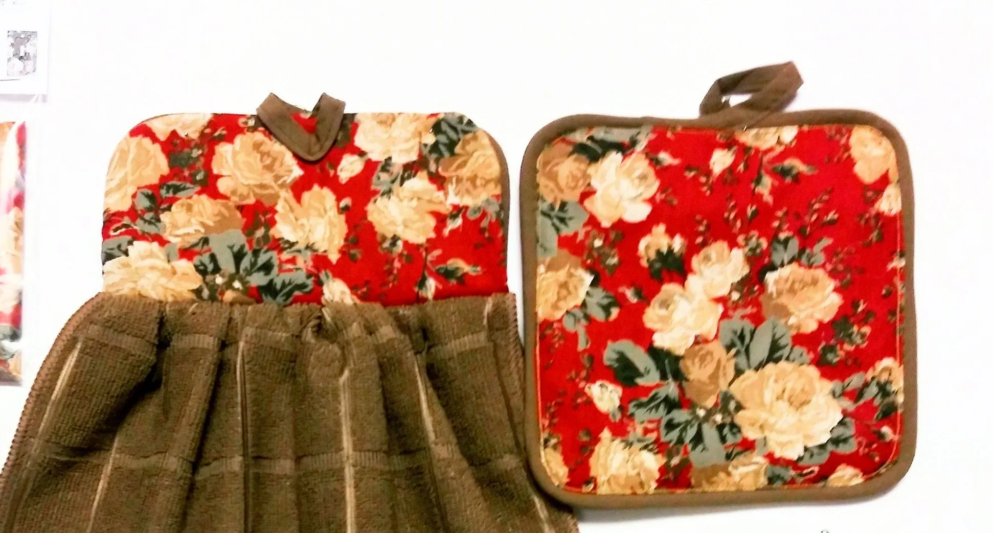 Red Beige Hanging Dish Towel w/ Pot Holder