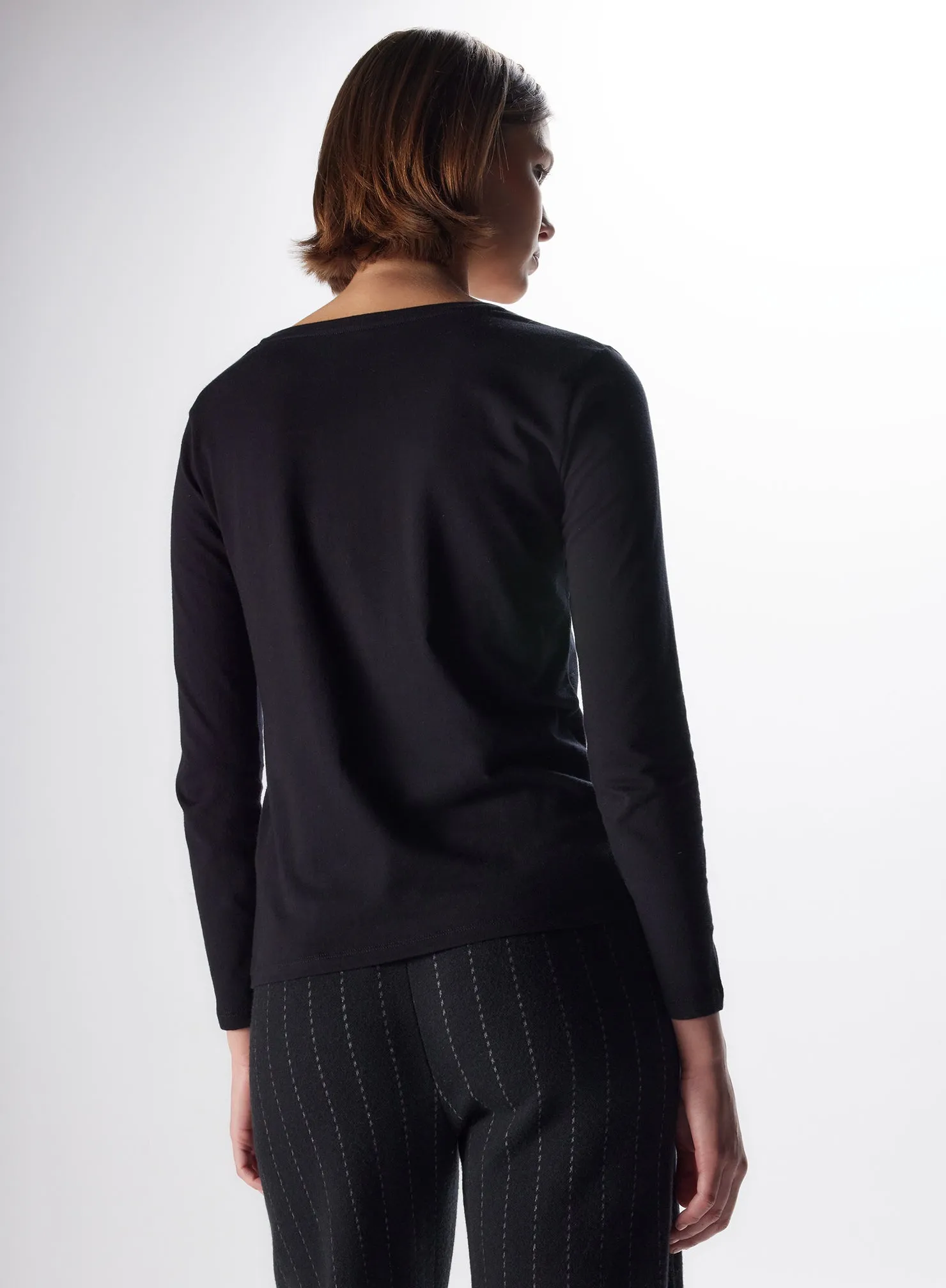 T-shirt Noir Col V Manches Longues en Deluxe Coton