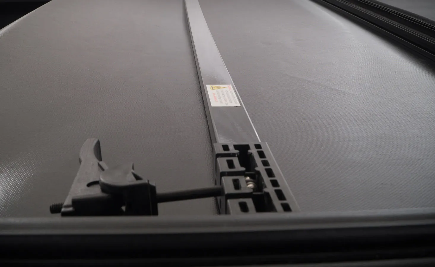 Truxmart® • 20-1626 • Tri-Fold® • Folding Tonneau Cover • Chevy Colorado/Canyon 6' Short Bed 15-20