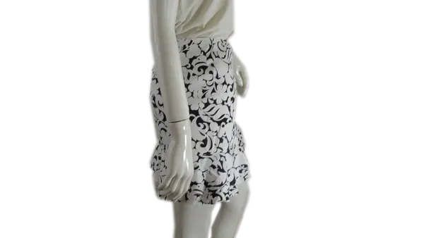 White House Black Market Skirt White/Black Sz 2 (SKU 000243-3)