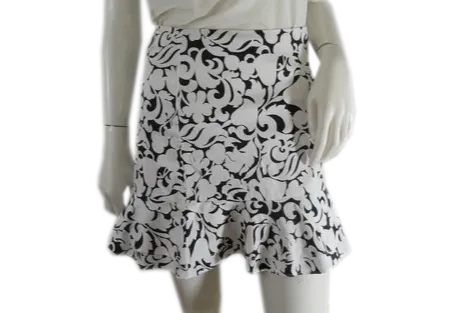 White House Black Market Skirt White/Black Sz 2 (SKU 000243-3)